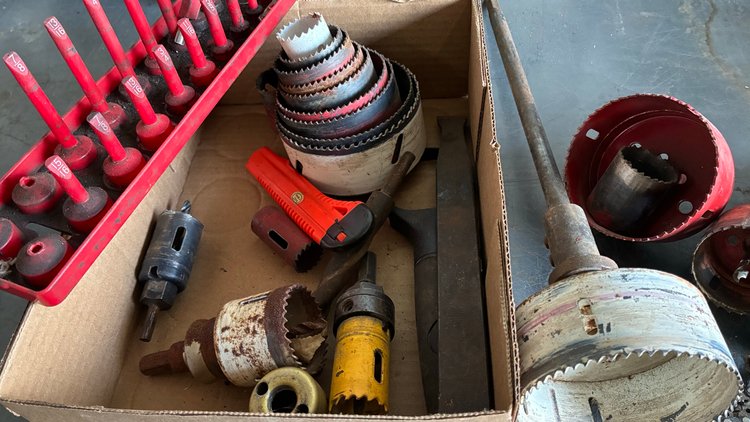 Image for Hole saw bits, chainsaw chain