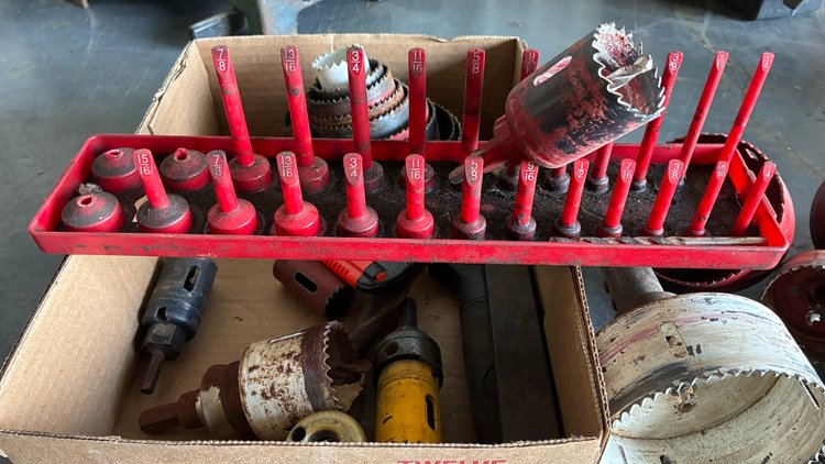 Image for Hole saw bits, chainsaw chain
