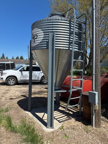 Image for 2.5 Ton Holding Bin