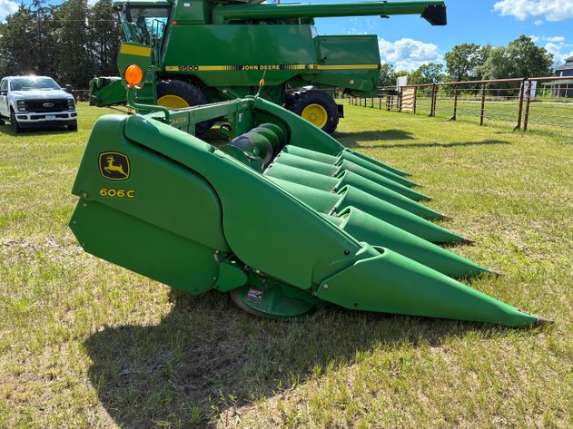 Image for 2012 John Deere 606C Chopping Corn Head, 6-row