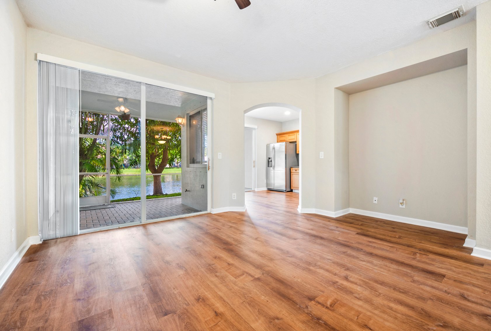 Image for Thousand Oaks Townhouse Riviera Beach, Online Auction, Palm Beach County