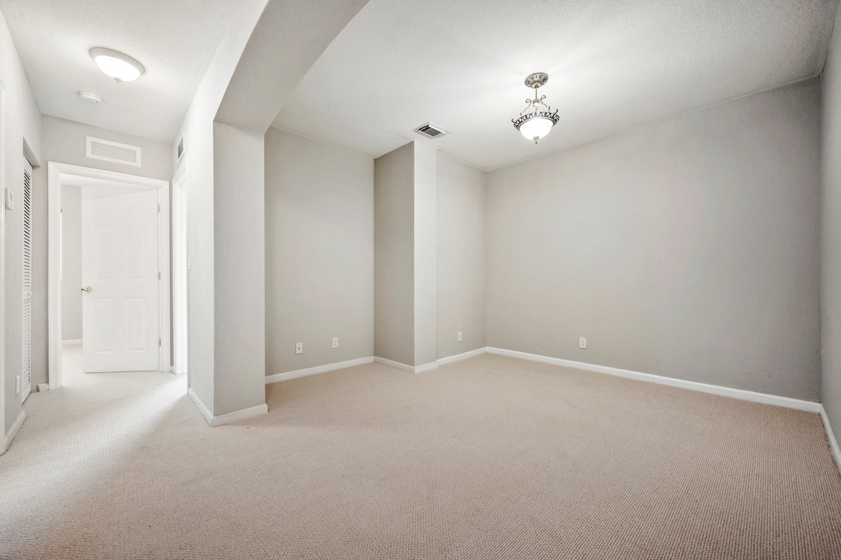 Image for Thousand Oaks Townhouse Riviera Beach, Online Auction, Palm Beach County