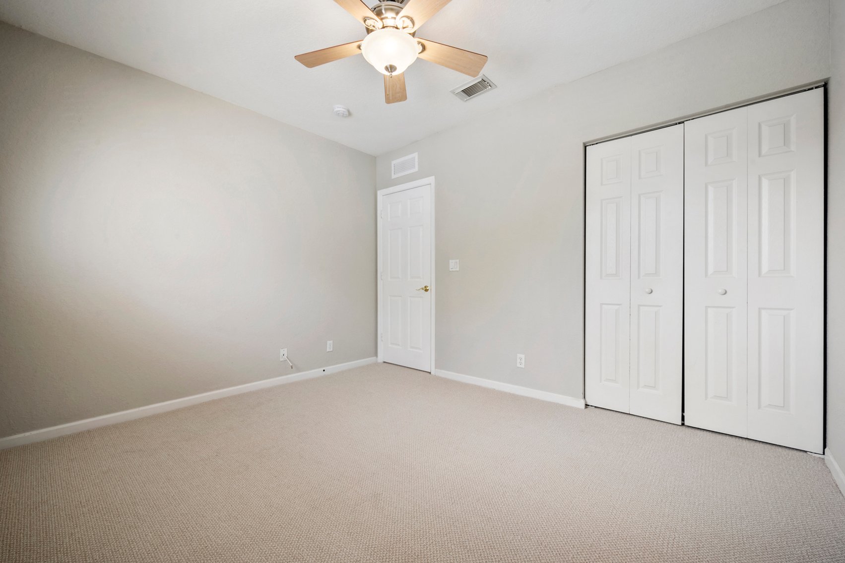 Image for Thousand Oaks Townhouse Riviera Beach, Online Auction, Palm Beach County