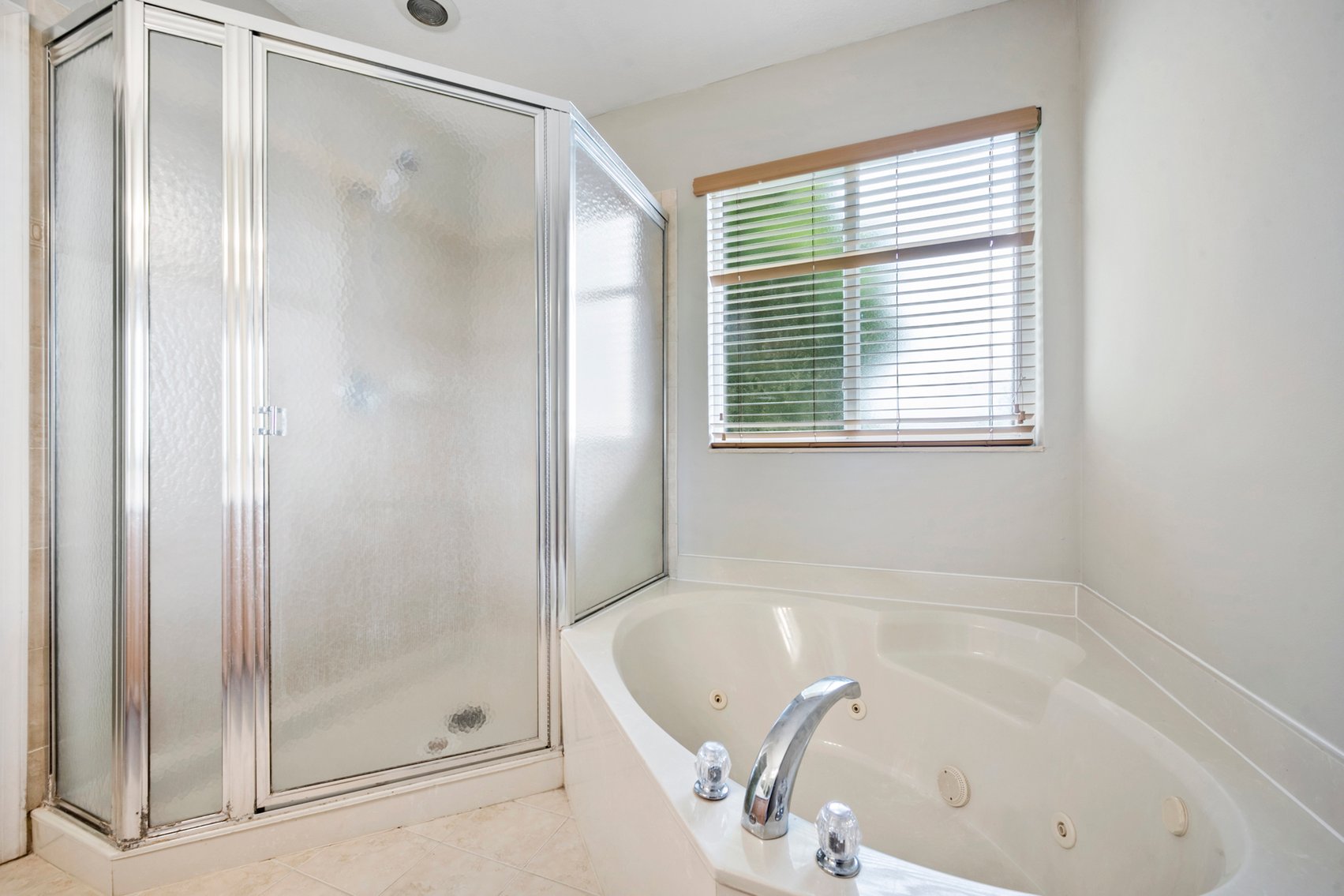 Image for Thousand Oaks Townhouse Riviera Beach, Online Auction, Palm Beach County