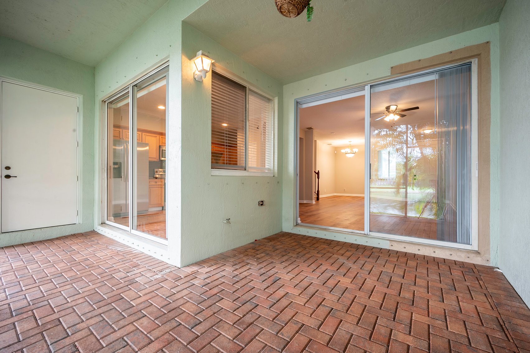 Image for Thousand Oaks Townhouse Riviera Beach, Online Auction, Palm Beach County