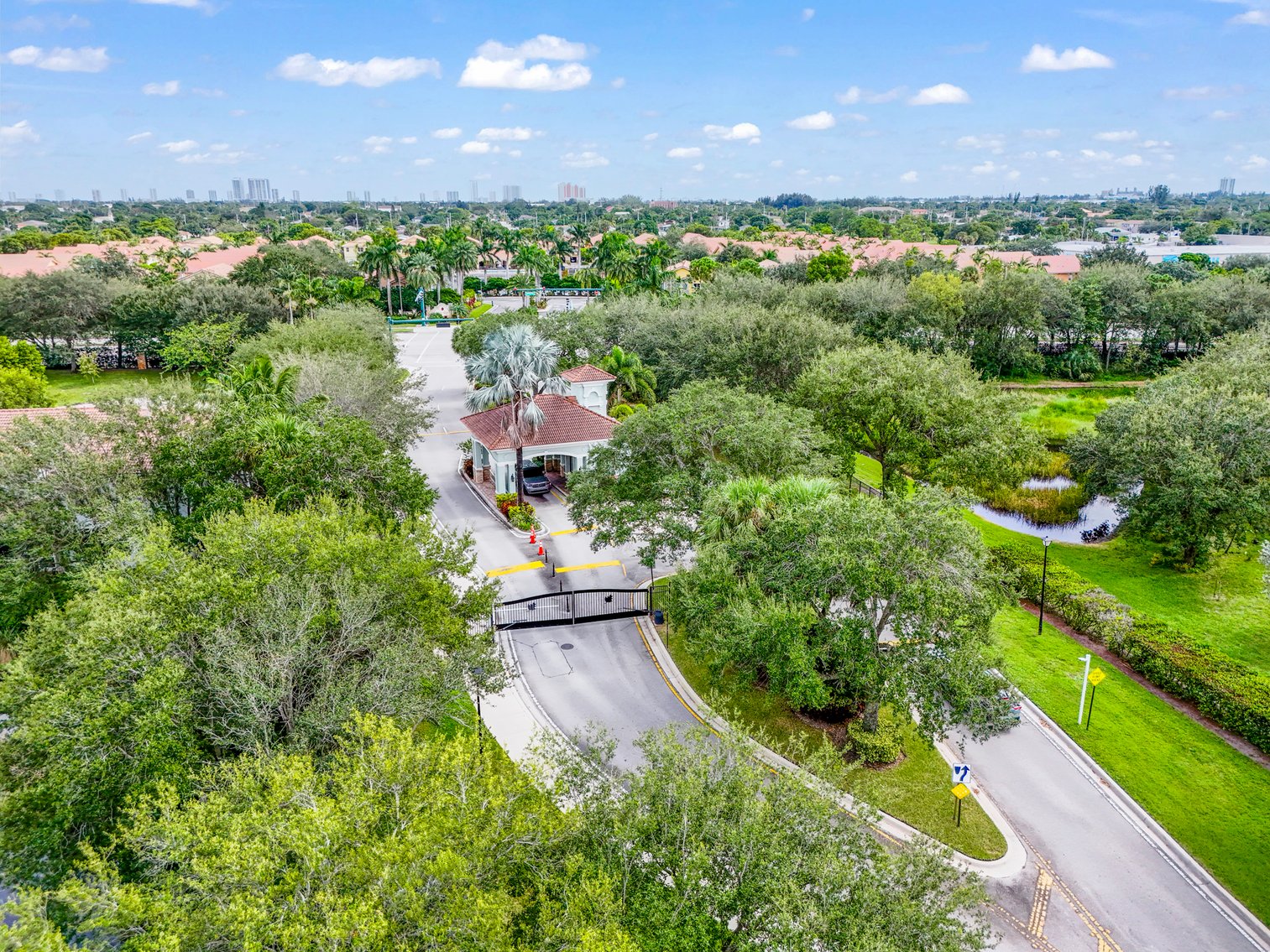 Image for Thousand Oaks Townhouse Riviera Beach, Online Auction, Palm Beach County