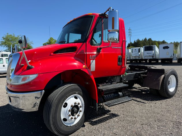 Image for 2006 INTERNATIONAL 4400 SINGLE AXLE ROAD TRACTOR
