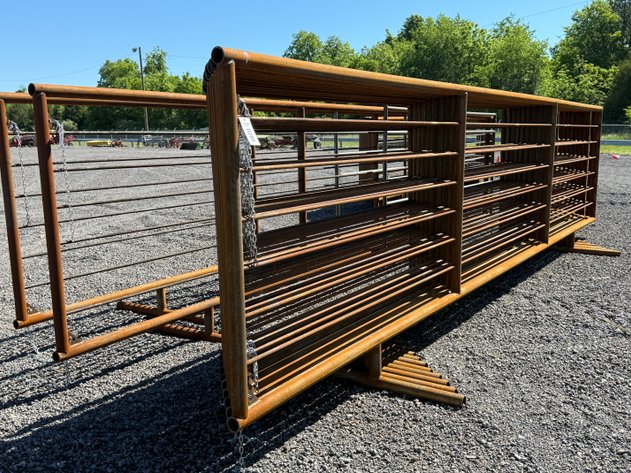 Image for QT 1 24' FREE STANDING PANEL