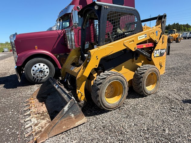 Image for CAT 2420 SKID STEER