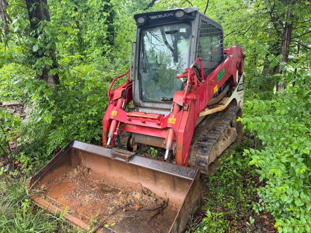Image for TAKEUCHI TL10V2 SKID STEER