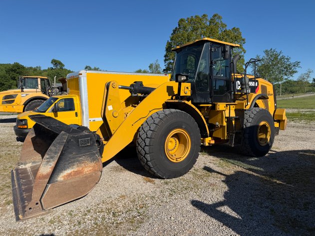 Image for 2021 CAT 950M ARTICULATED WHEEL LOADER