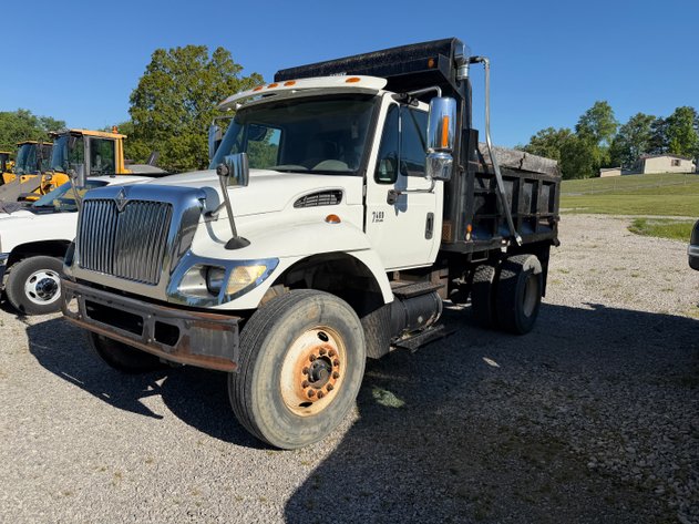 Image for 2007 INTERNATIONAL 7400 SINGLE AXLE DUMP TRUCK