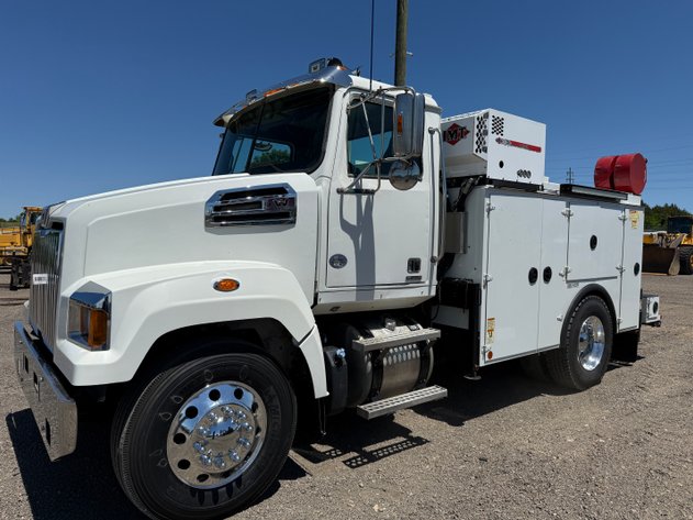 Image for 2019 WESTERN STAR SERVICE TRUCK