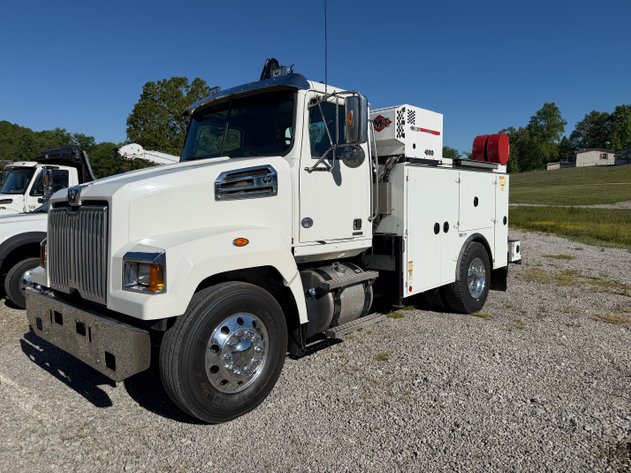 Image for 2019 WESTERN STAR SERVICE TRUCK