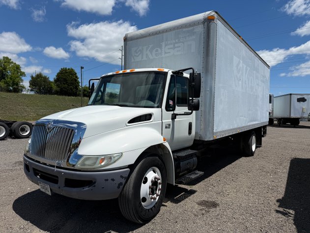 Image for 2005 INTERNATIONAL 4200 SINGLE AXLE BOX TRUCK