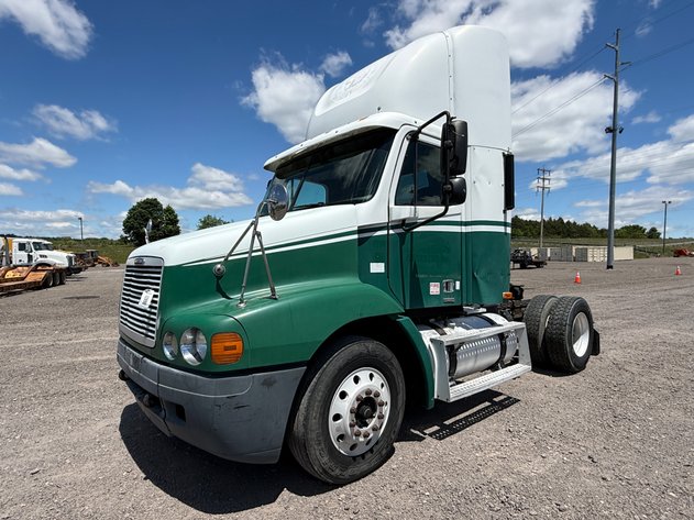 Image for 2004 FREIGHTLINER SINGLE AXLE ROAD TRACTOR
