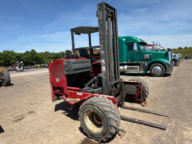 Image for 2001 MOFFIT M5500