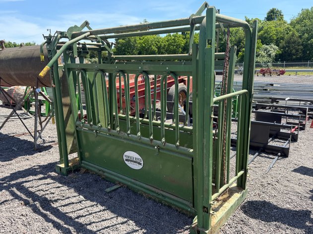 Image for POWDER RIVER SQUEEZE CHUTE W/AUTOMATIC HEAD GATE