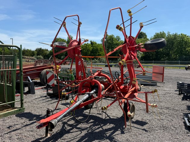 Image for CCM 4 BASKET TEDDER W/HYD FOLD & HYD TILT