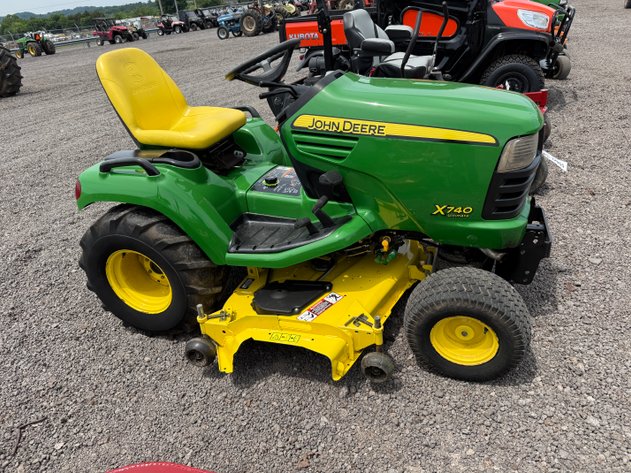 Image for JOHN DEERE X740 ULTIMATE RIDING MOWER