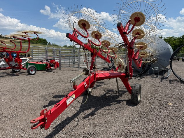 Image for ENOROSSI PULL TYPE 8 WHEEL V-RAKE W/ KICKER WHEEL