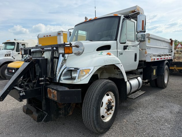 Image for 2007 INTERNATIONAL 7400 SINGLE AXLE DUMP TRUCK