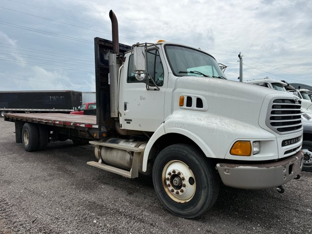 Image for 2005 STERLING SINGLE AXLE FLAT BED TRUCK