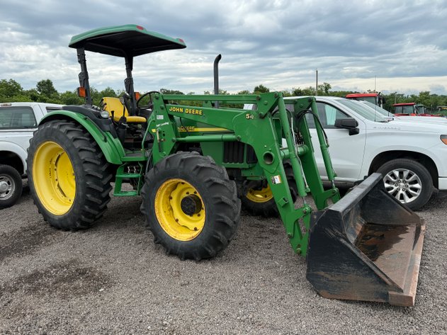 Image for JOHN DEERE 5520 TRACTOR