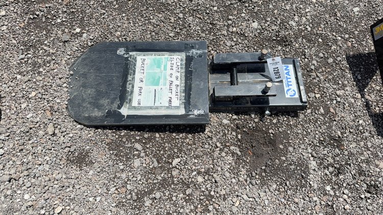 Image for TITAN PALLET FORK/CLAMP ON SPADE