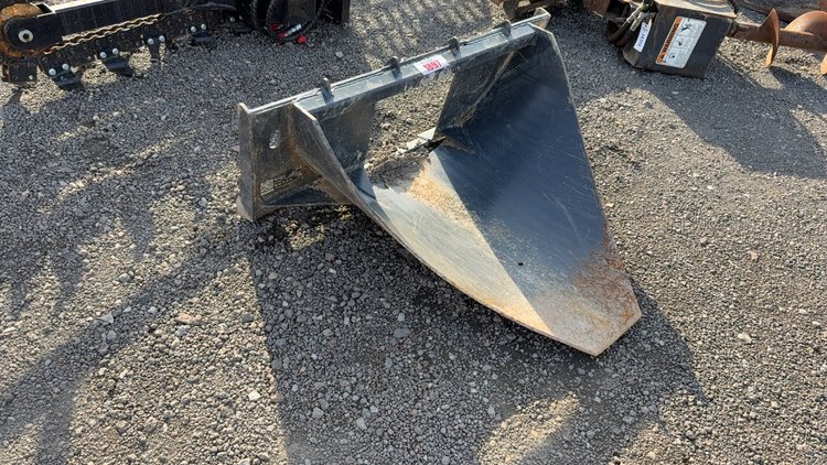 Image for WOLVERINE SKID STEER STUMP BUCKET