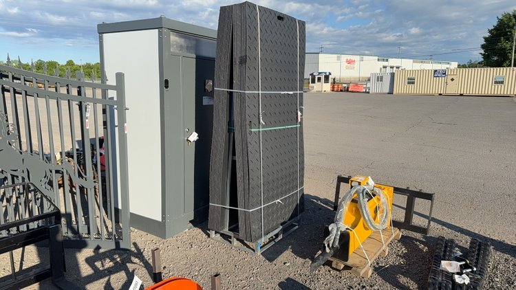Image for QTY(20) 4' X 8' GROUND PROTECTION MATS
