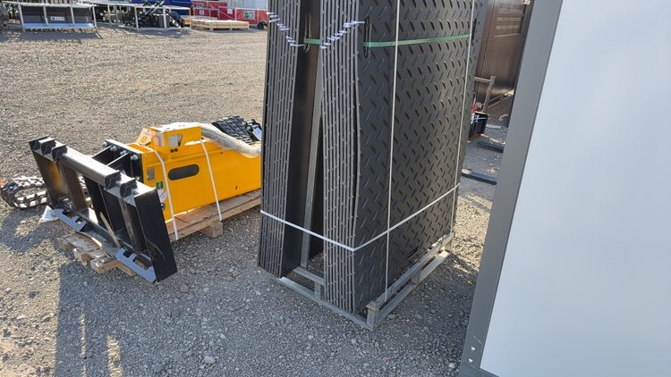Image for QTY(20) 4' X 8' GROUND PROTECTION MATS