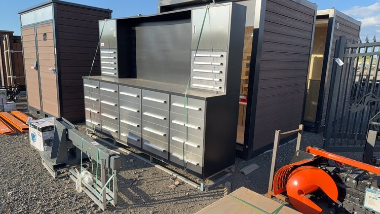 Image for 9.5' 30 DRAWER METAL WORK BENCH