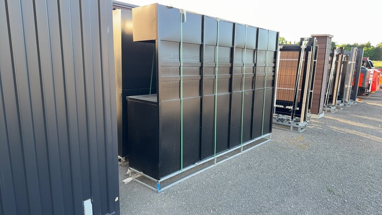 Image for 9.5' 10 DRAWER METAL WORK BENCH