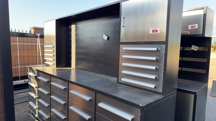 Image for 9.5' 30 DRAWER METAL WORK BENCH