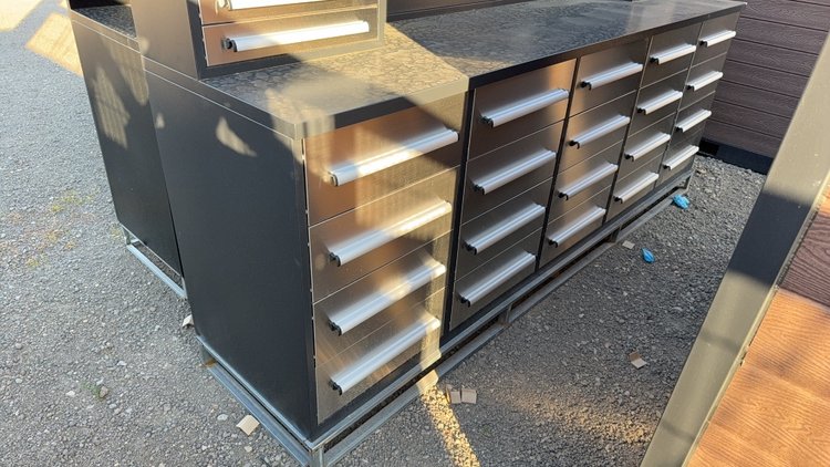 Image for 9.5' 30 DRAWER METAL WORK BENCH