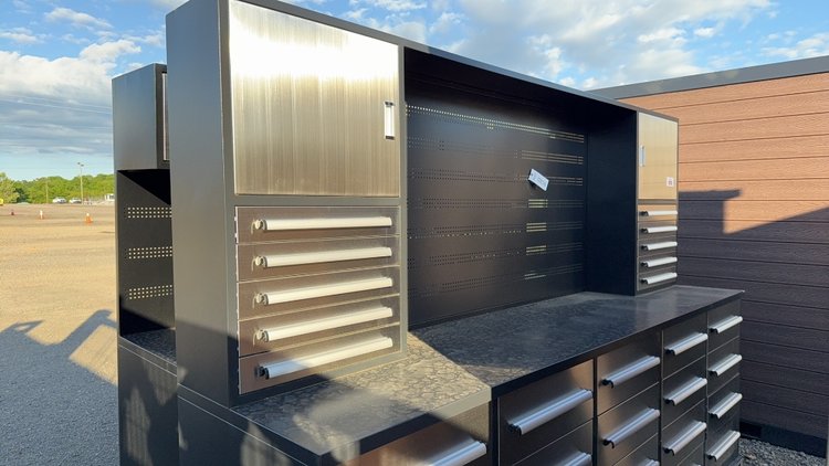 Image for 9.5' 30 DRAWER METAL WORK BENCH