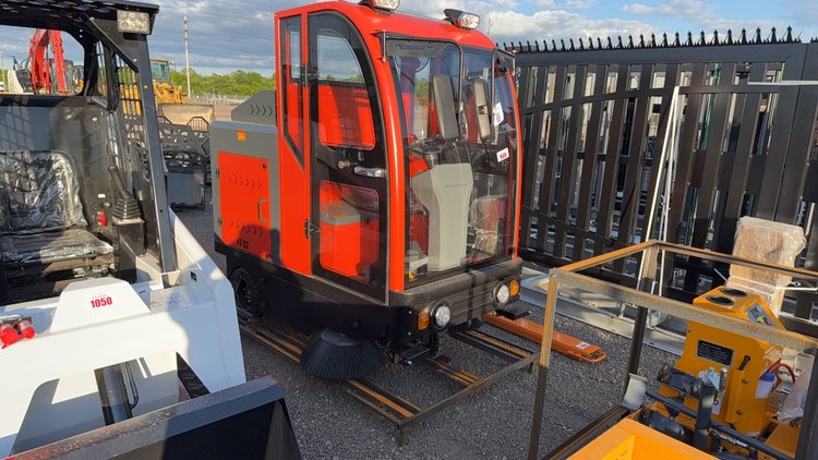 Image for 2025 FUTURE S2000 RIDE ON ELECTRIC FLOOR SWEEPER