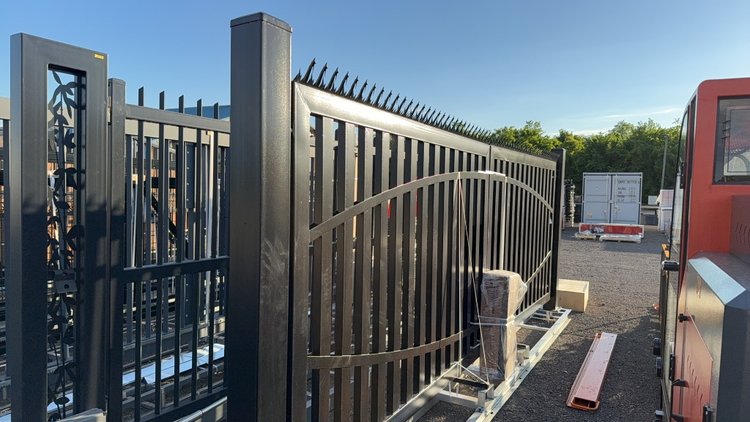 Image for 16' BI PARTING GATE