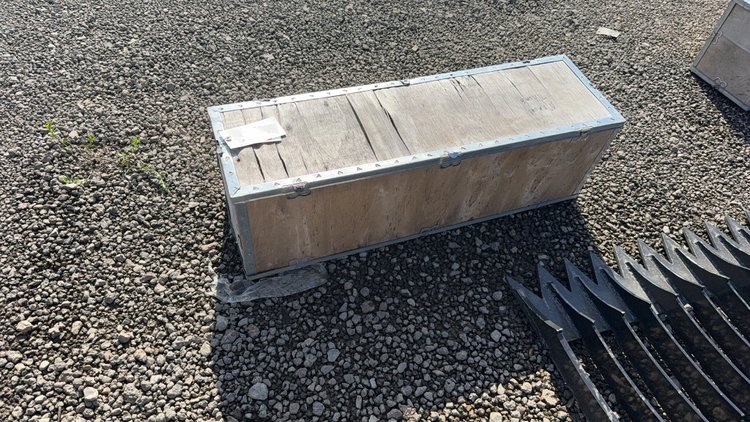 Image for EXCAVATOR MANUAL THUMB