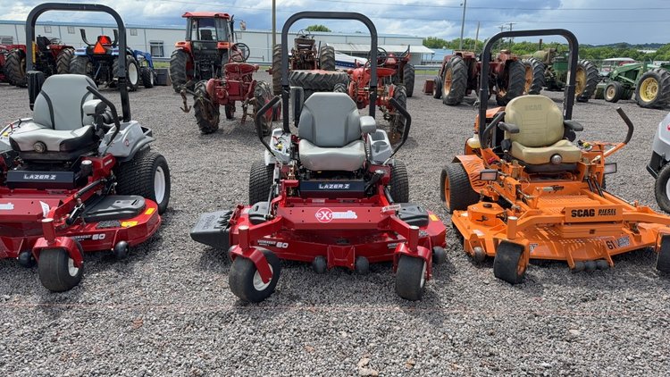 Image for 2014 EXMARK LAZER Z ZERO TURN MOWER