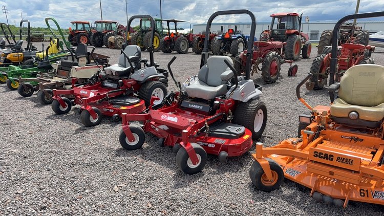 Image for 2014 EXMARK LAZER Z ZERO TURN MOWER