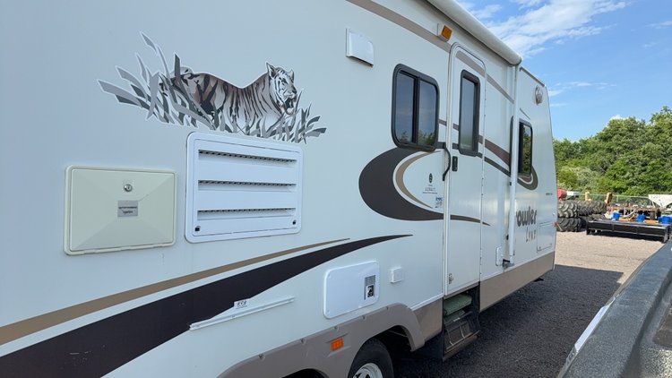 Image for 2004 FLEETWOOD PROWLER 26' BUMPER PULL CAMPER