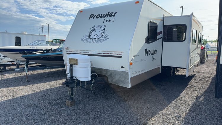 Image for 2004 FLEETWOOD PROWLER 26' BUMPER PULL CAMPER