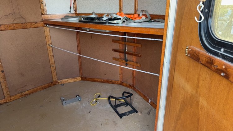 Image for 2011 ARISING 12' ENCLOSED TRAILER
