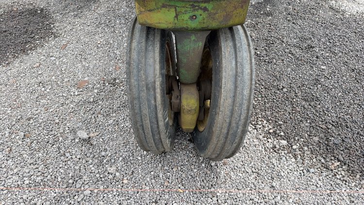 Image for JOHN DEERE 720 TRACTOR