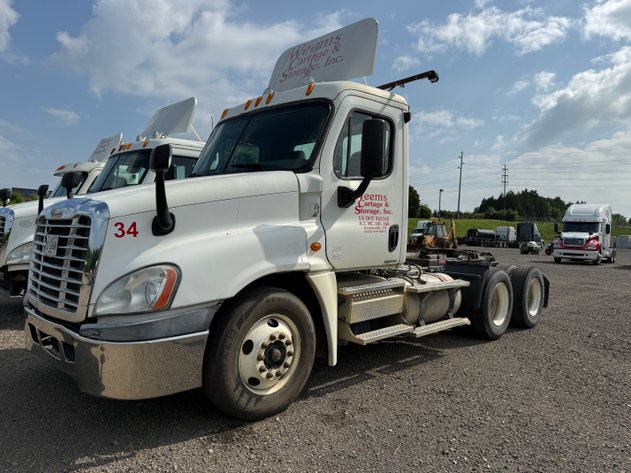 Image for 2009 FREIGHTLINER CASCADIA ROAD TRACTOR