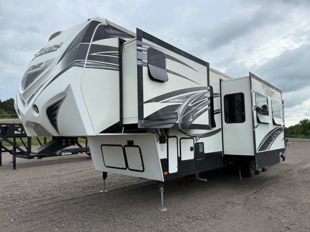 Image for 2014 FABRIQUE 41' 5TH WHEEL TOY HAULER
