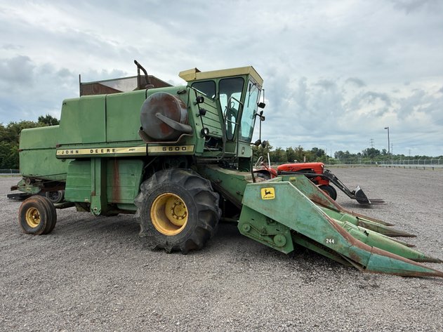 Image for JOHN DEERE 600 COMBINE