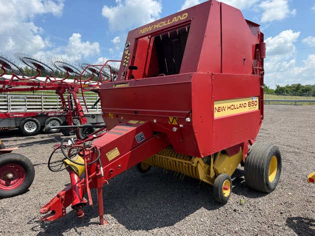 Image for NEW HOLLAND 650 ROUND BALER